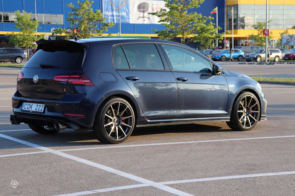 Volkswagen Golf - 7
