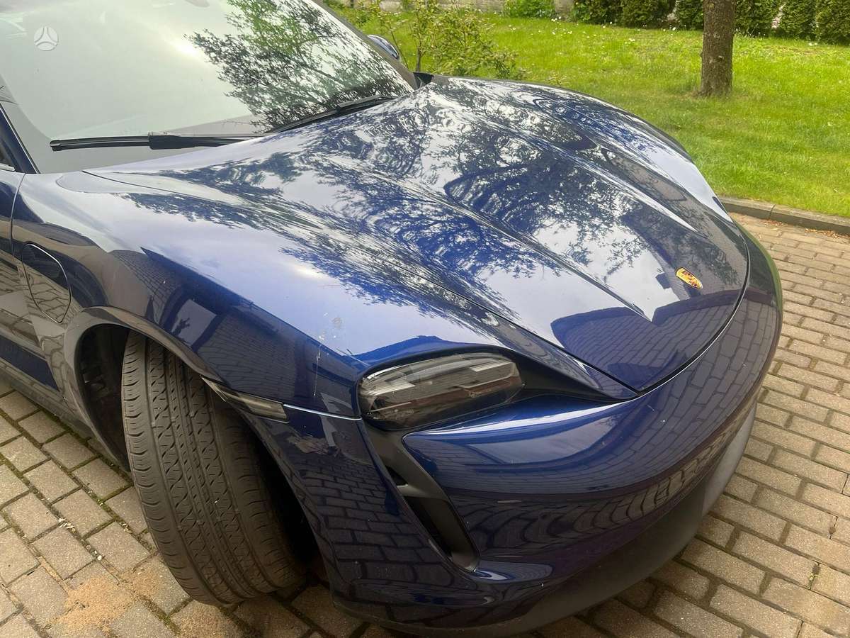 Porsche Taycan - 1