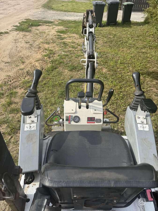 Bobcat E10, mini excavator