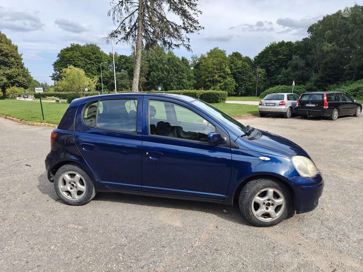 Toyota Yaris - 4