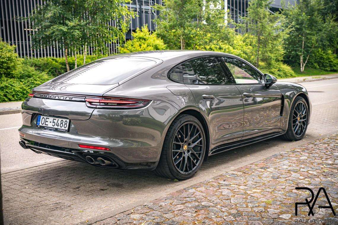 Porsche Panamera - 4