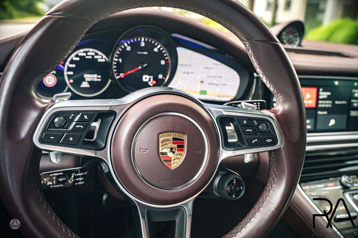 Porsche Panamera - 12