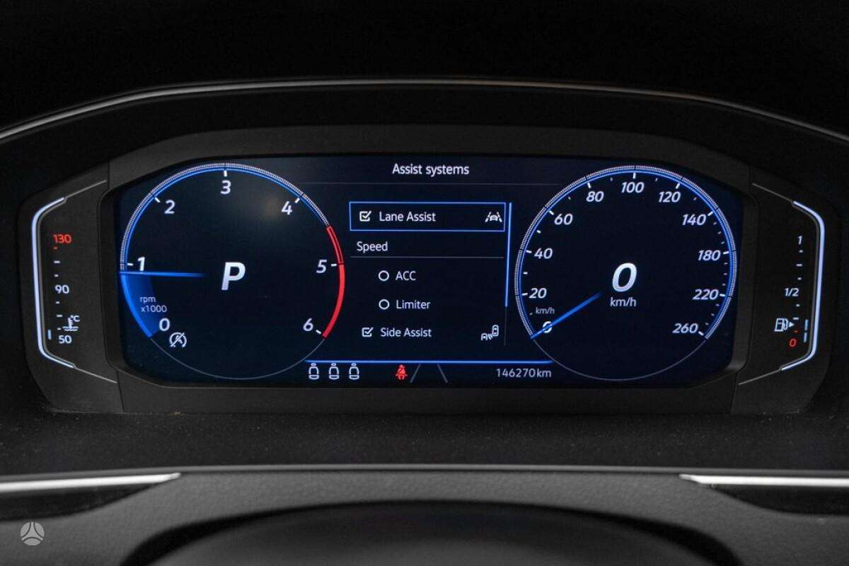 Volkswagen Passat - 12