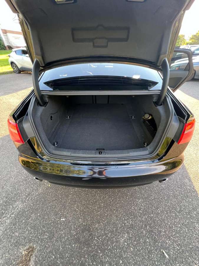Audi A6, 2.0 l., Седан