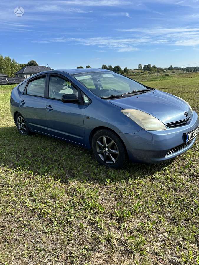 Toyota Prius - 3