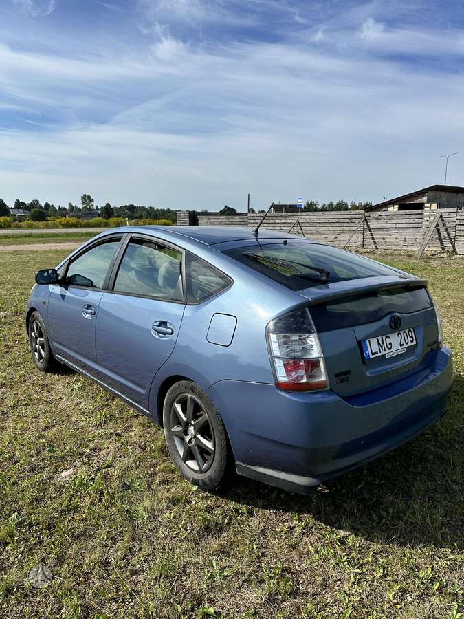 Toyota Prius - 5