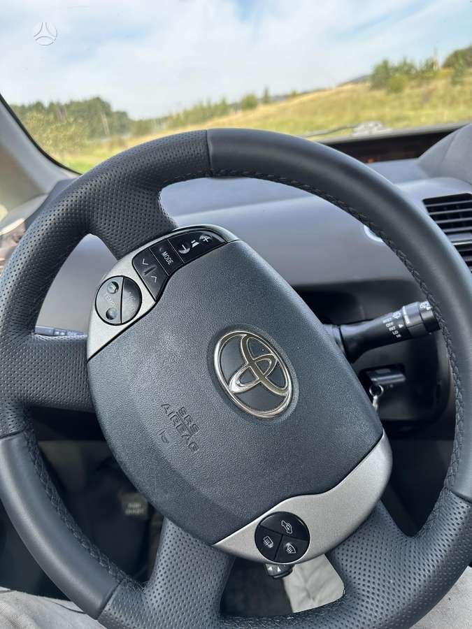 Toyota Prius - 10