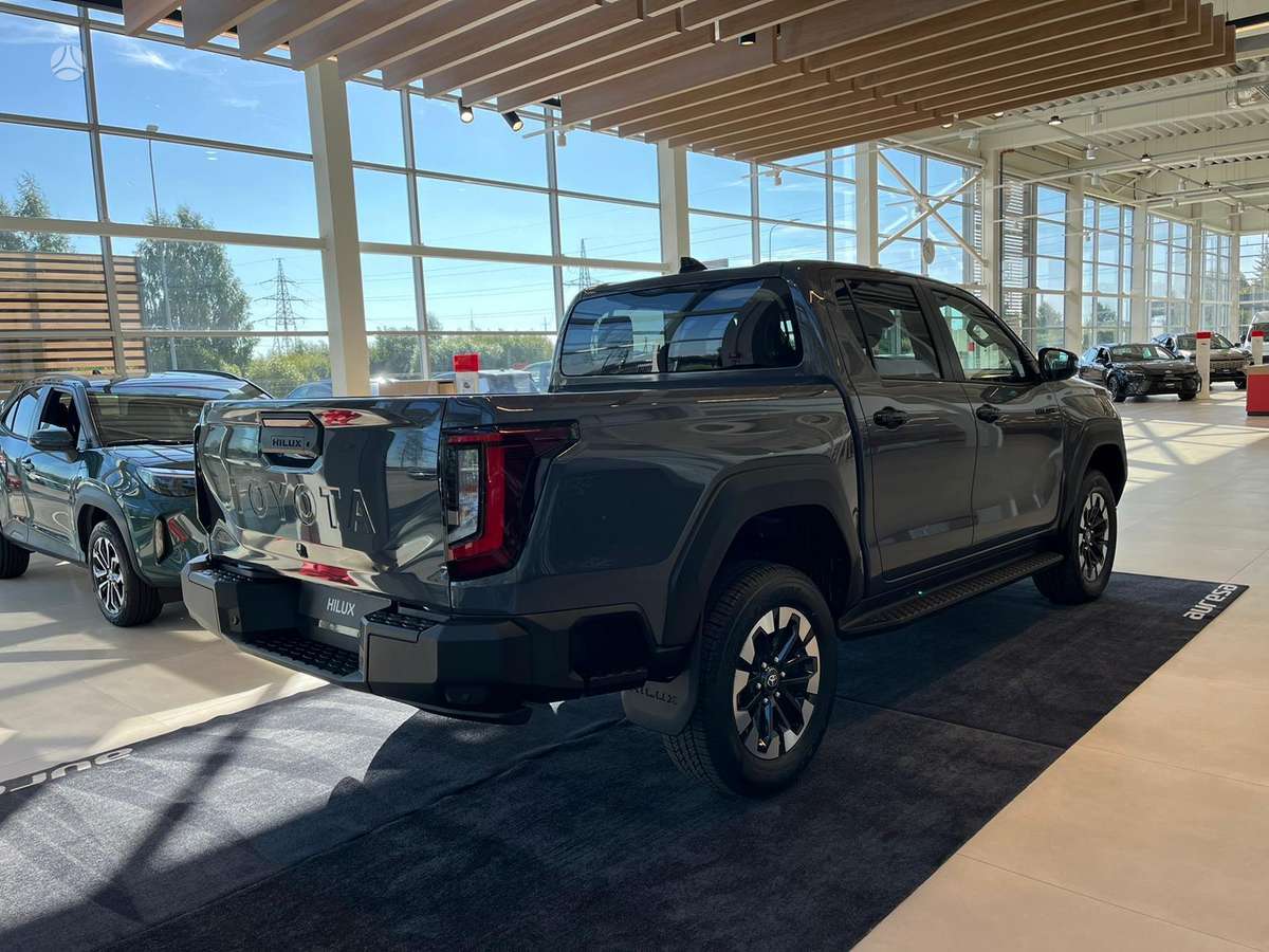 Toyota Hilux - 8