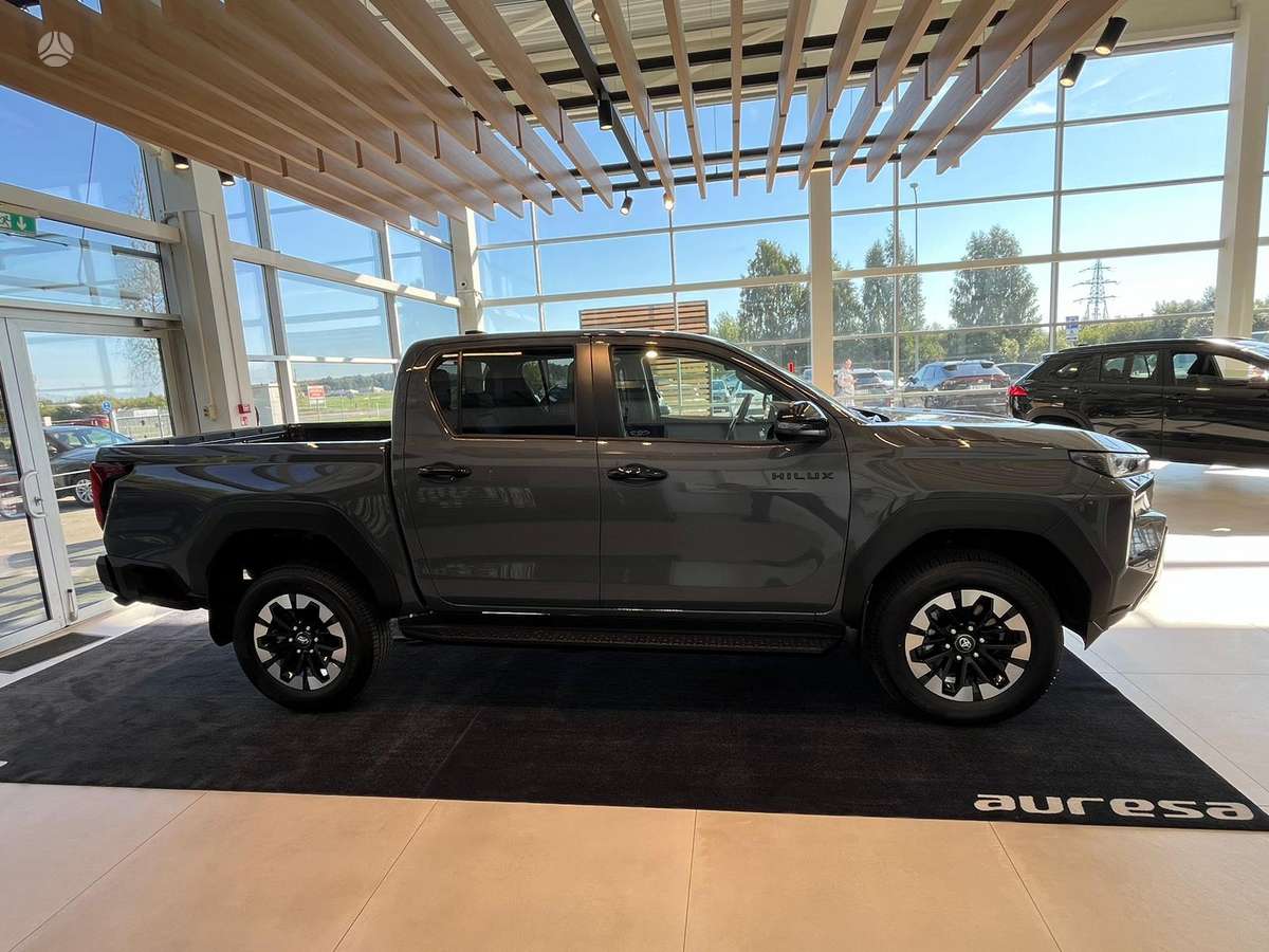 Toyota Hilux - 4