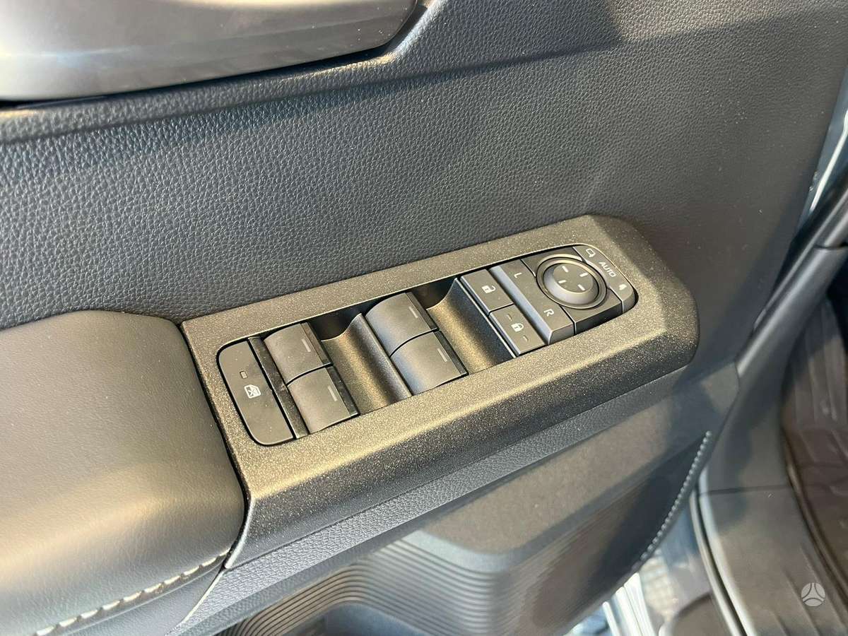 Toyota Hilux - 10