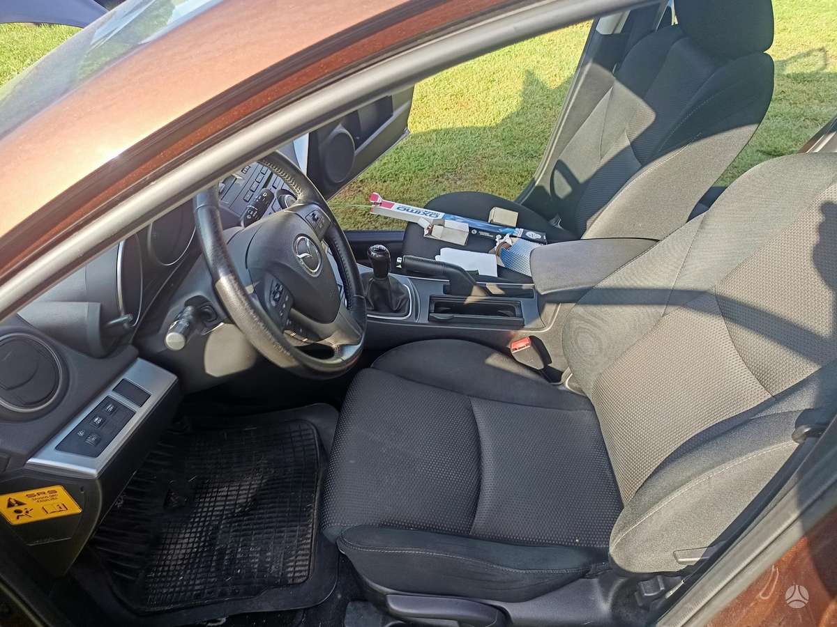 Mazda 3, 2.0 l., saloon / sedan