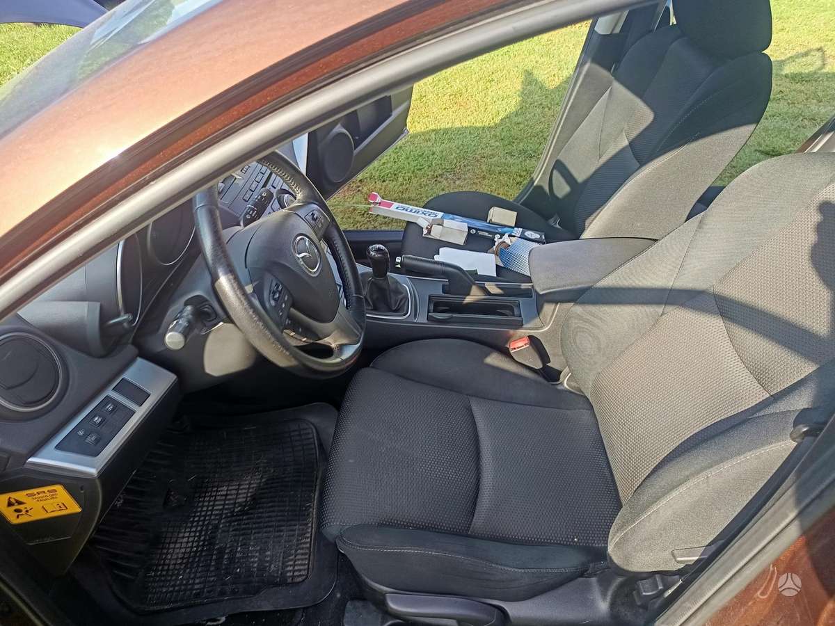 Mazda 3, 2.0 l., Седан
