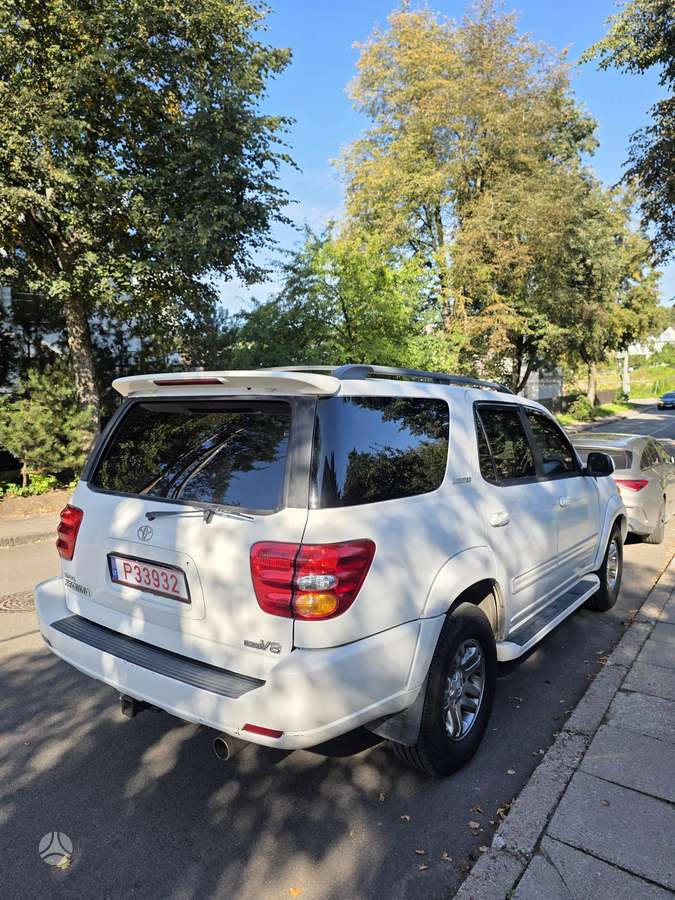 Toyota Sequoia - 6
