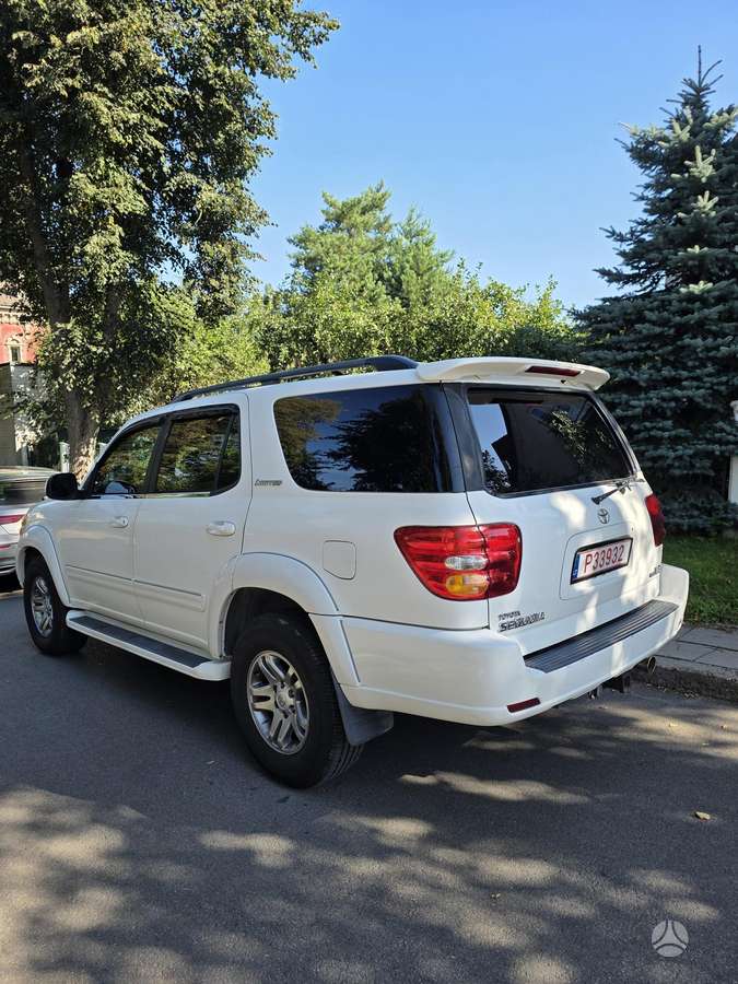 Toyota Sequoia - 8