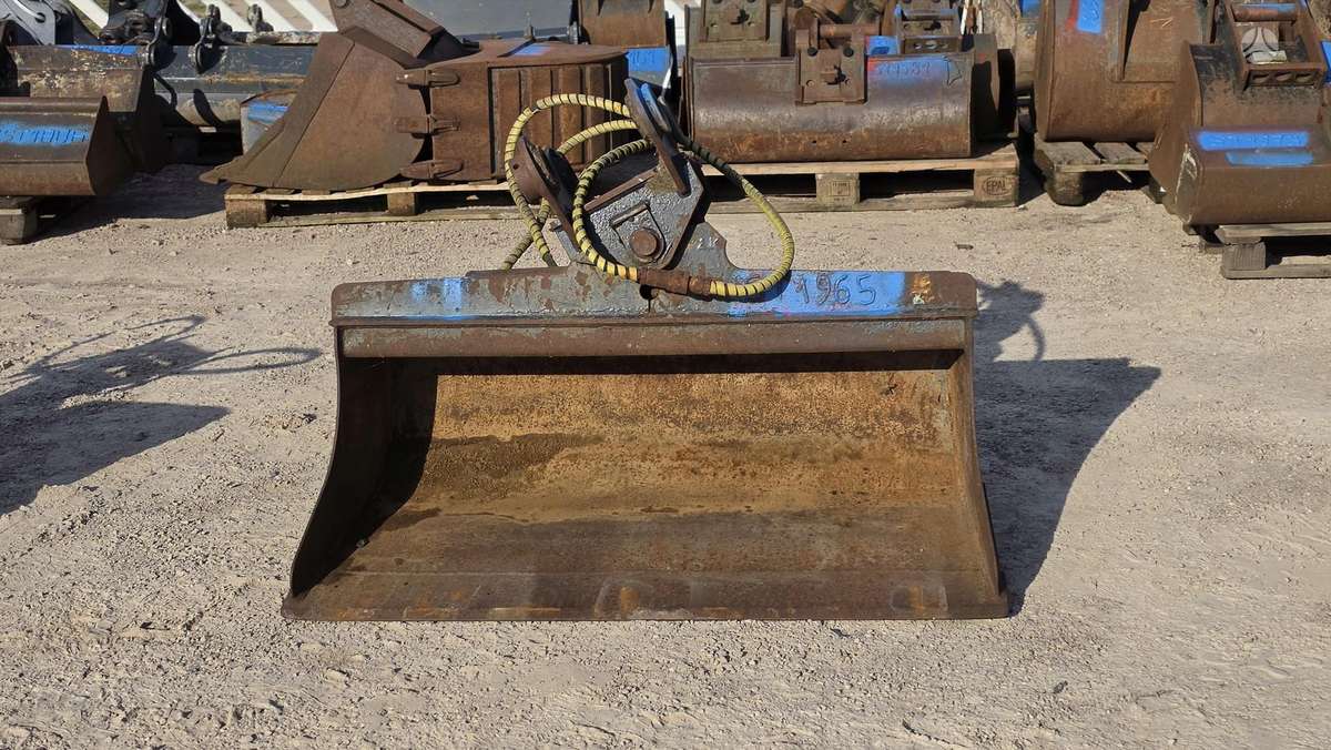 -Kita- JCB 3cx / 4cx, buckets