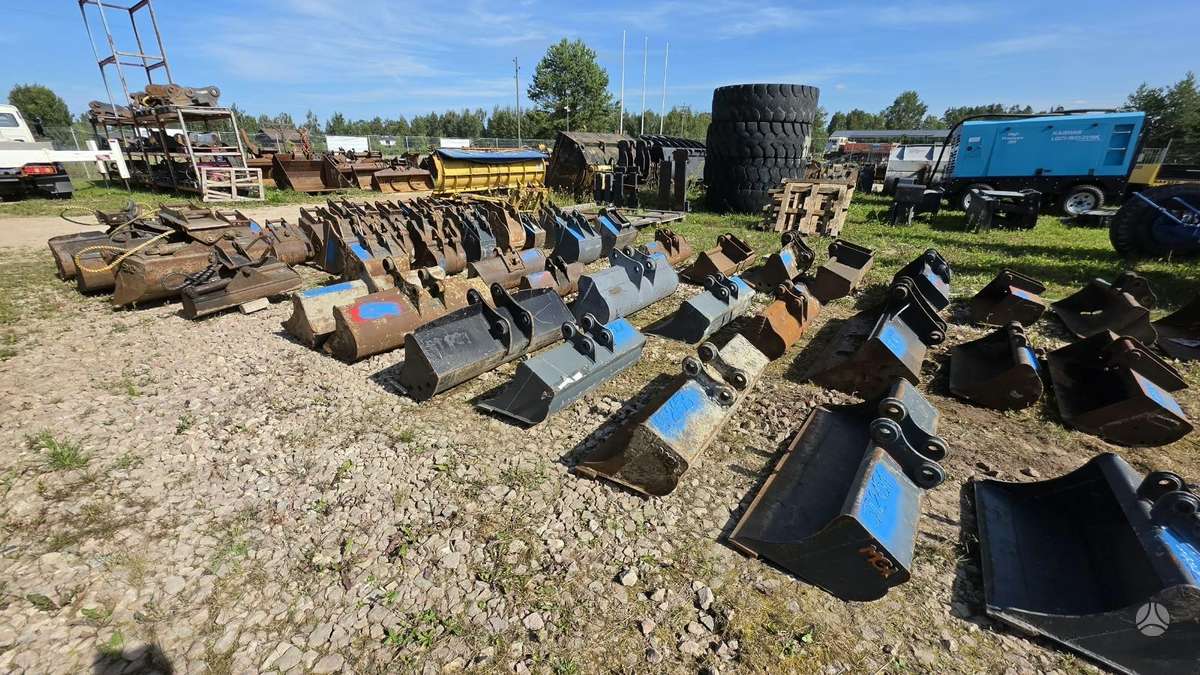 -Kita- JCB 3cx / 4cx, buckets