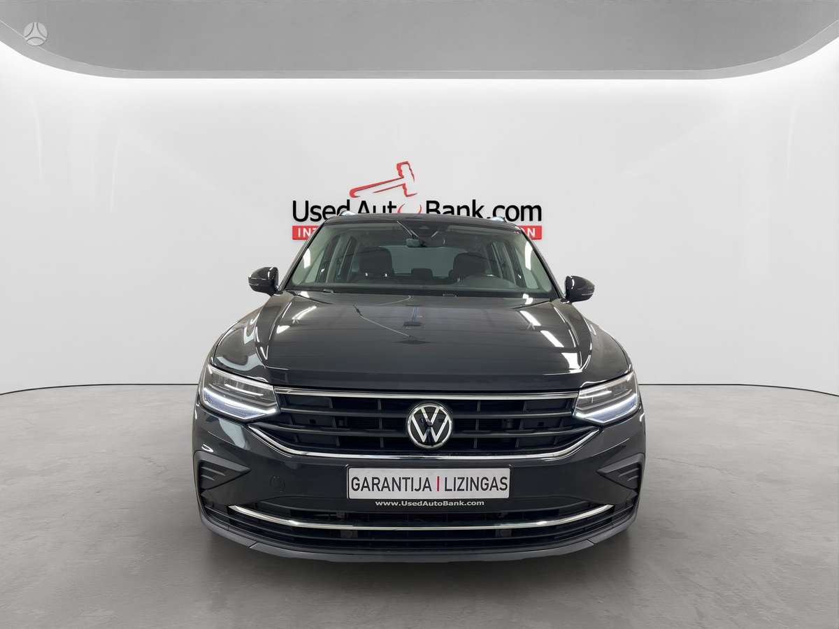 Volkswagen Tiguan - 2