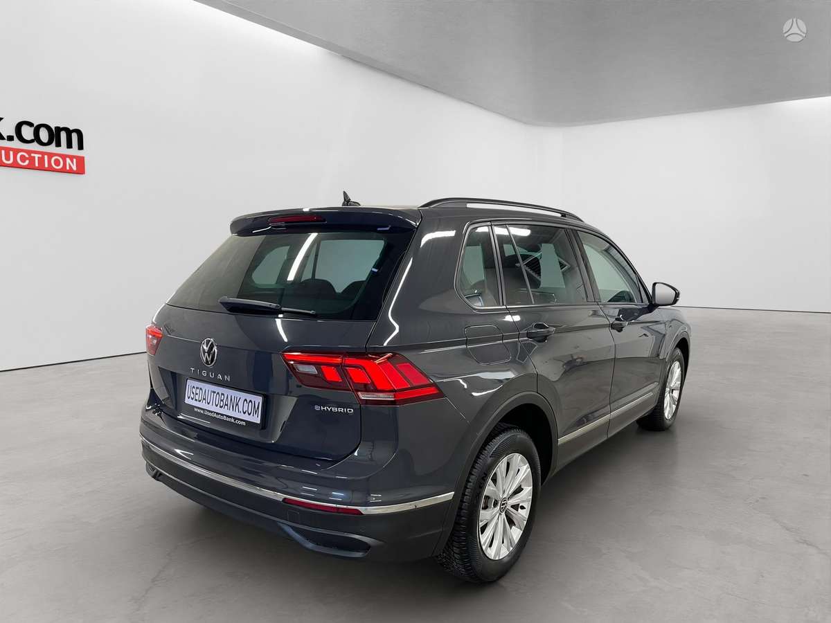 Volkswagen Tiguan - 4