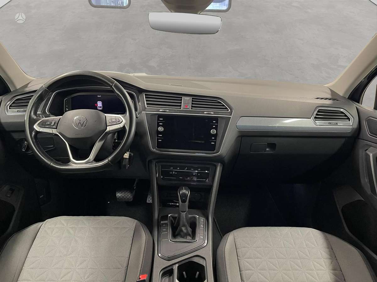 Volkswagen Tiguan - 8