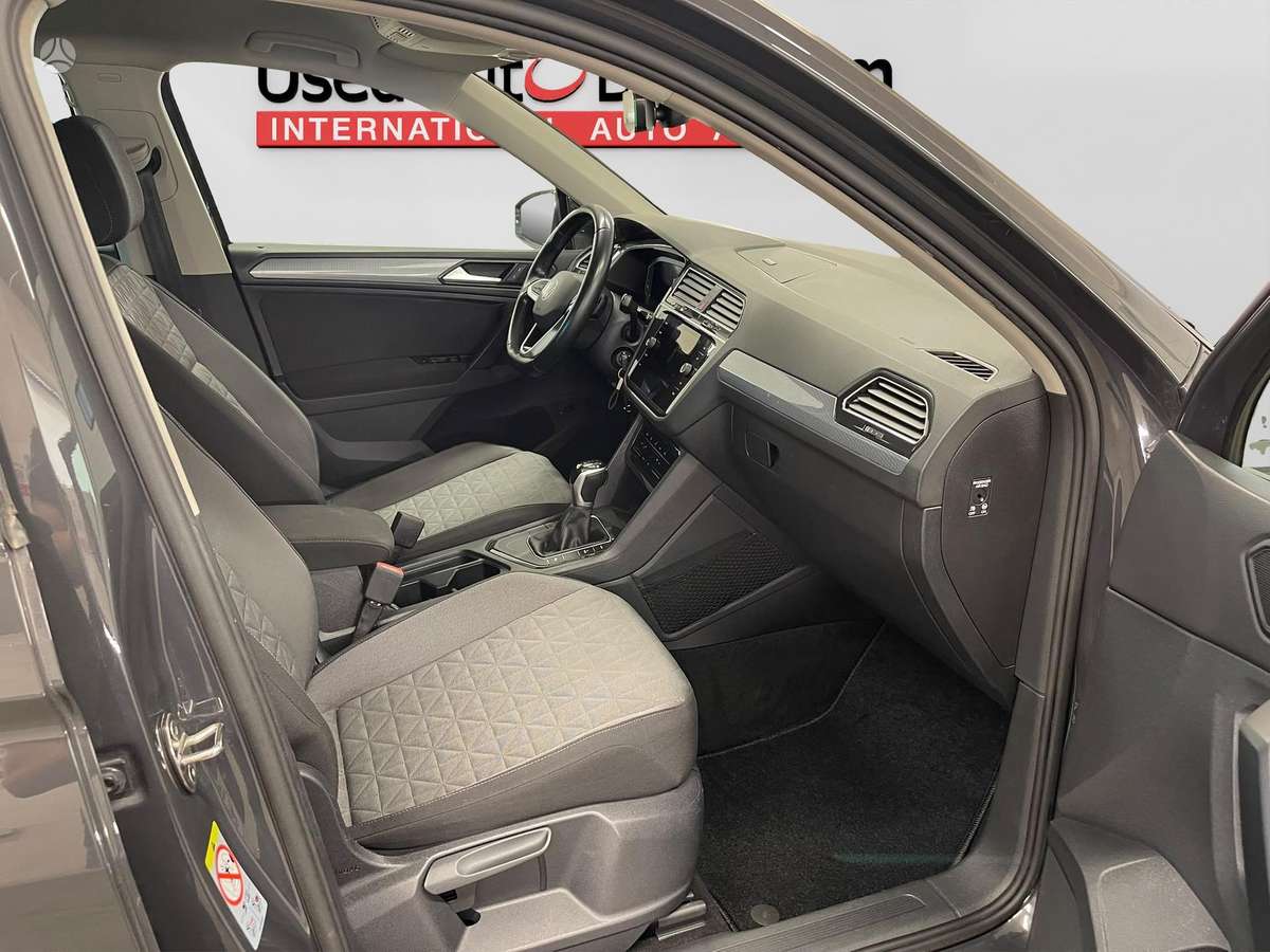Volkswagen Tiguan - 9