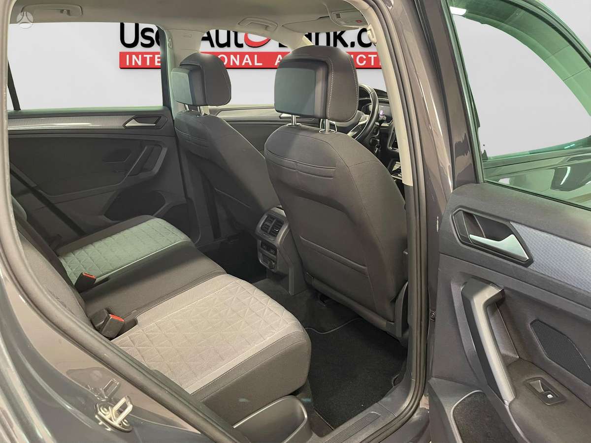 Volkswagen Tiguan - 10