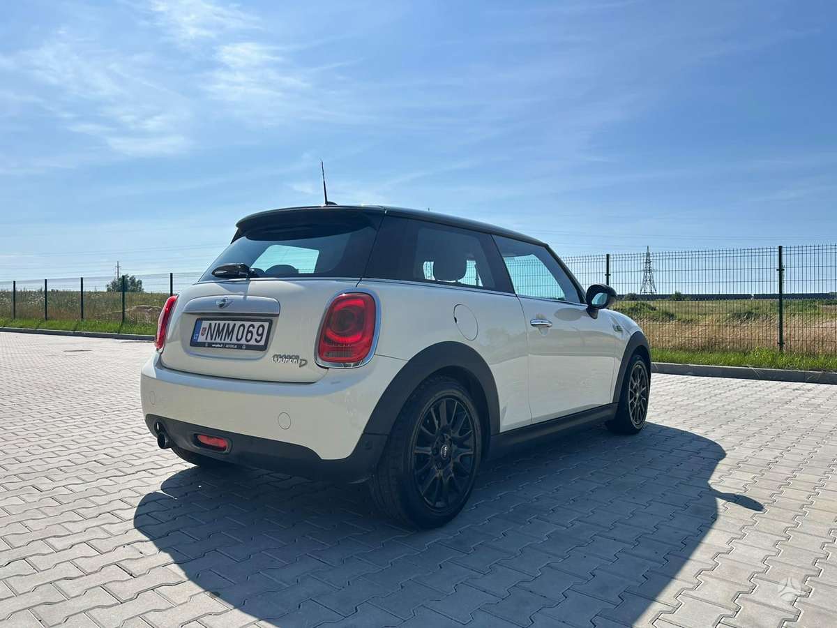 Mini Cooper, 1.5 l., hatchback