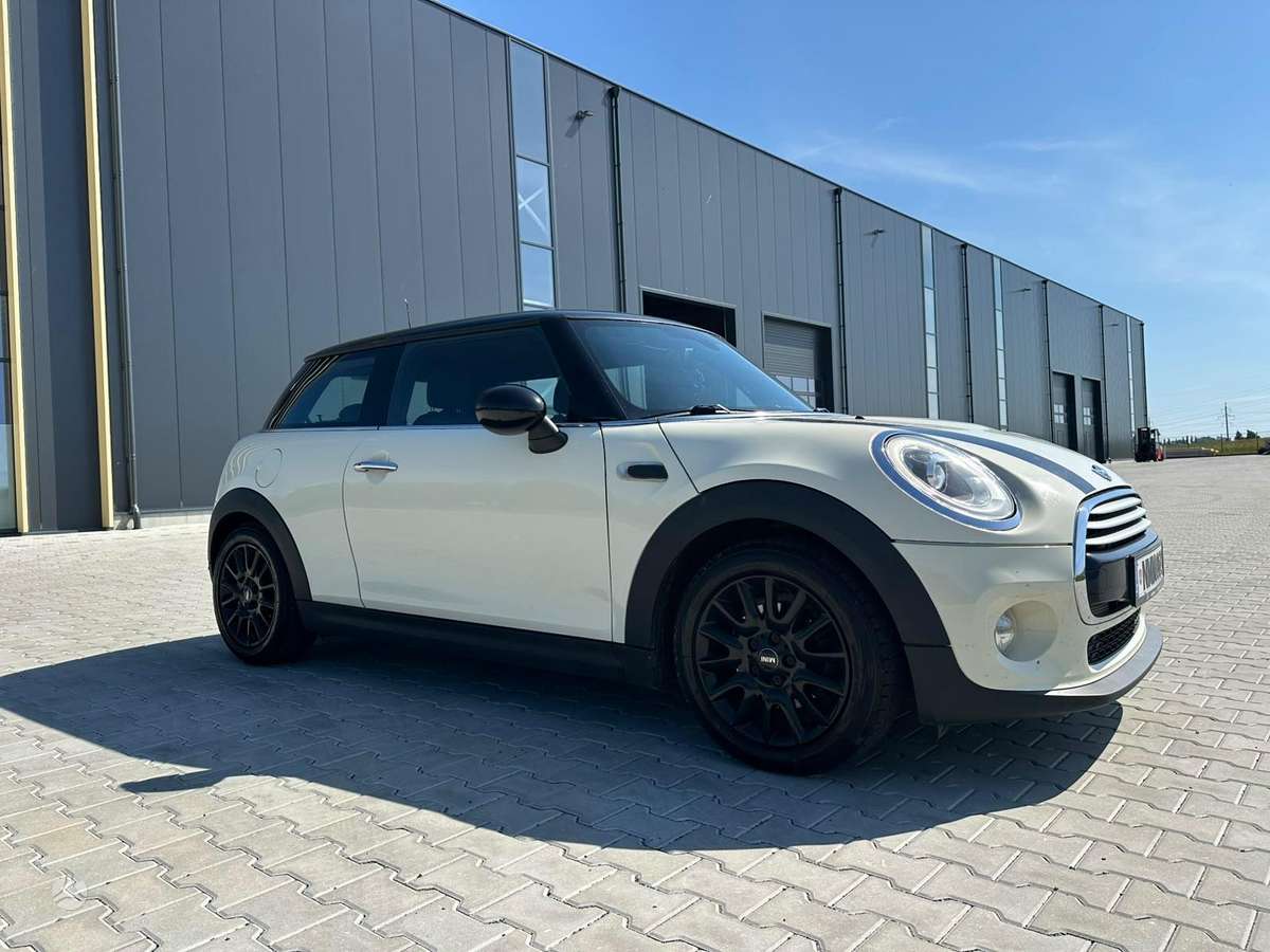 Mini Cooper, 1.5 l., hatchback