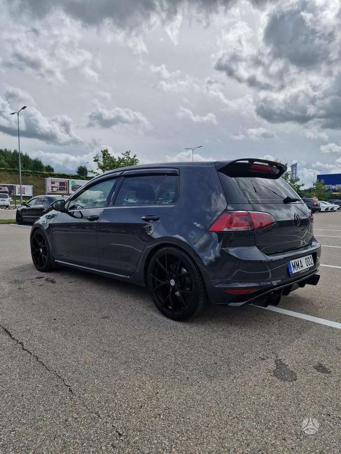 Volkswagen Golf - 4