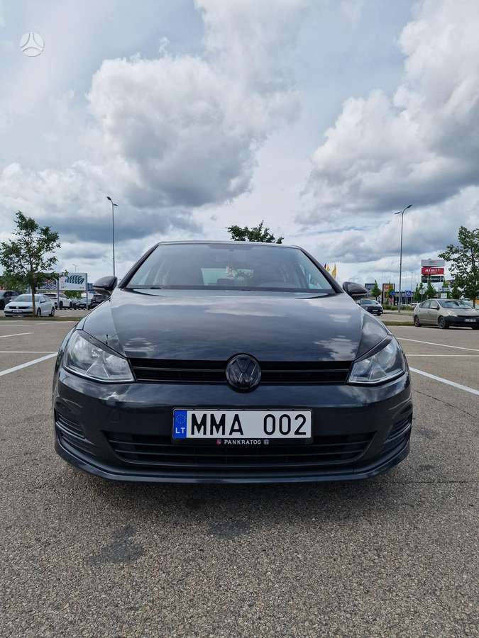 Volkswagen Golf - 8