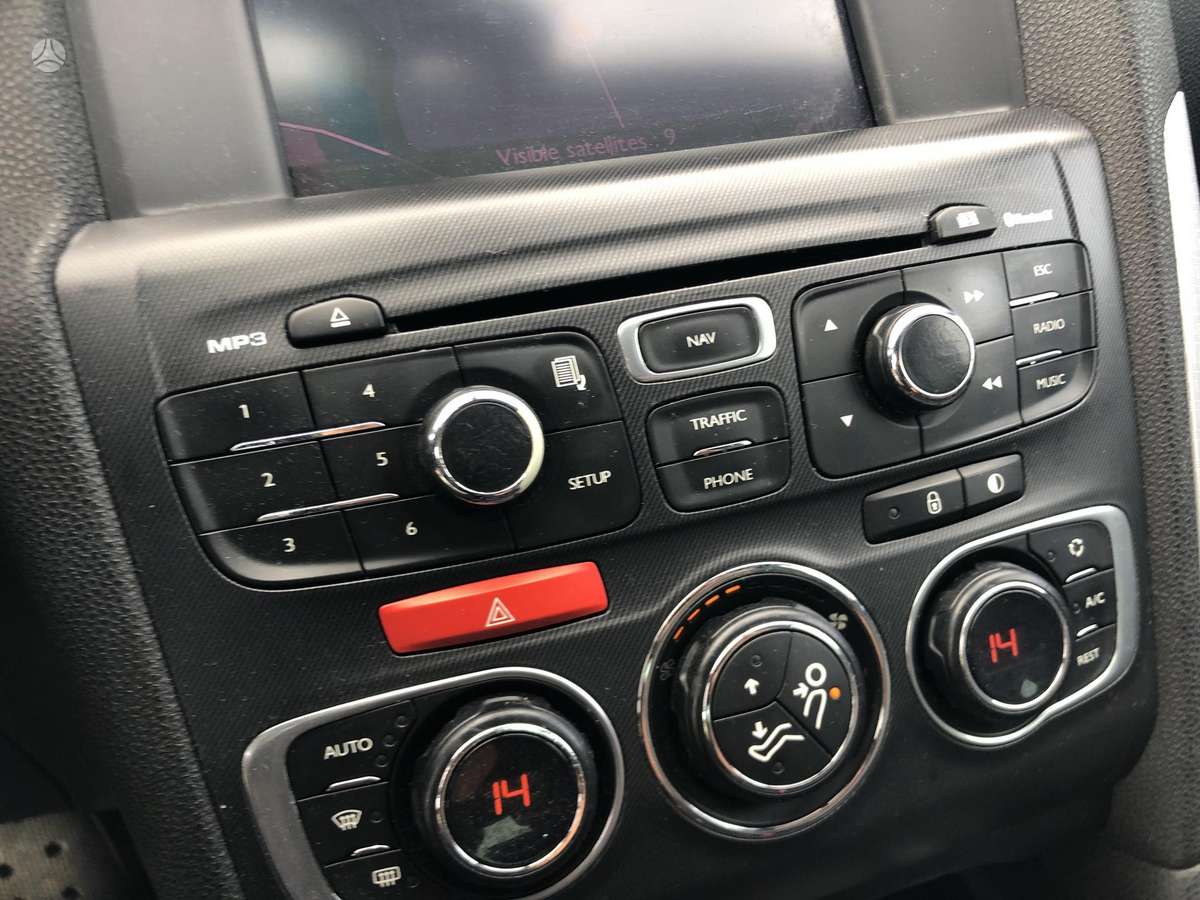 Citroen DS4, 1.6 l., hatchback