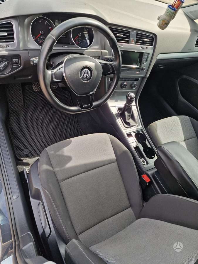 Volkswagen Golf - 12