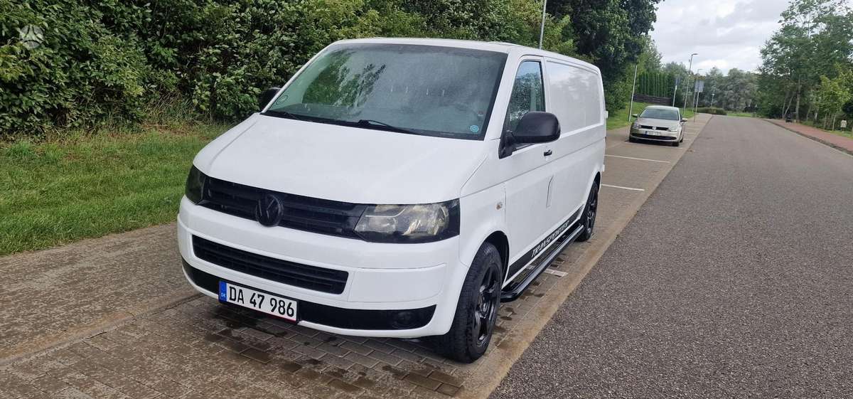Volkswagen Transporter - 1