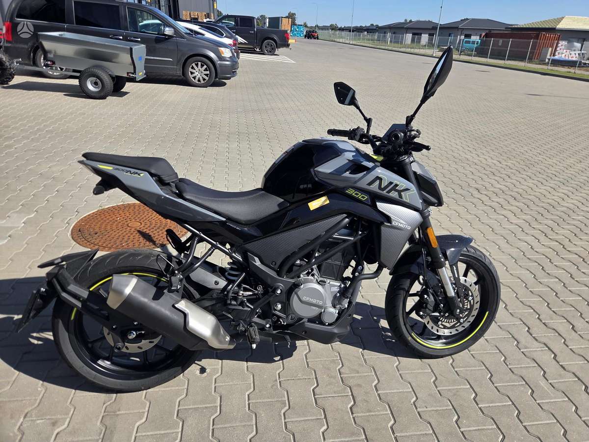 CFMOTO 300NK, street / classic