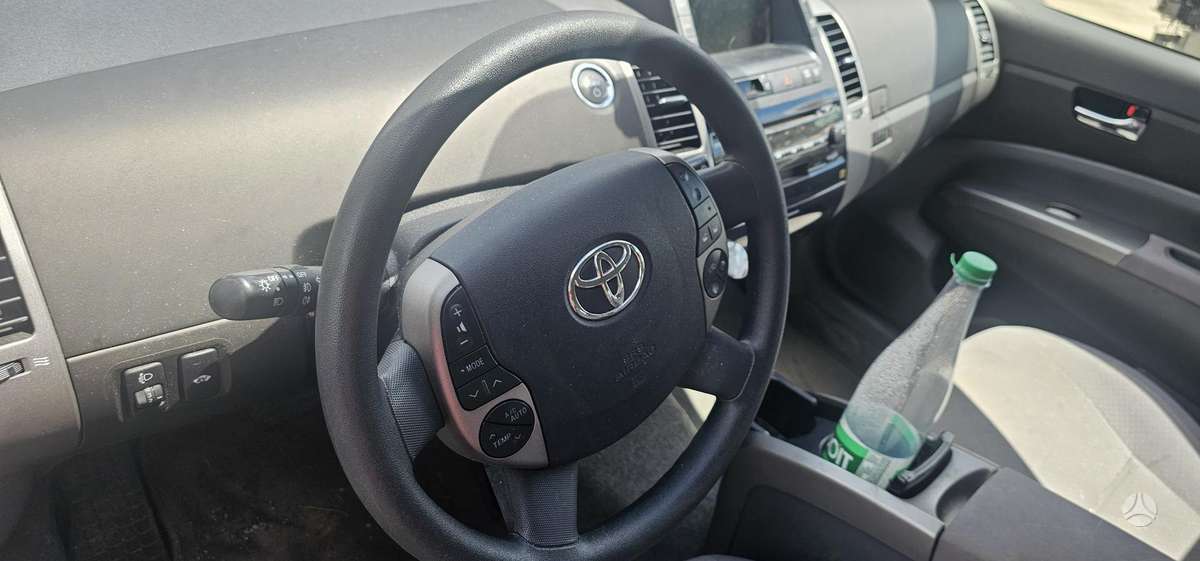 Toyota Prius - 8