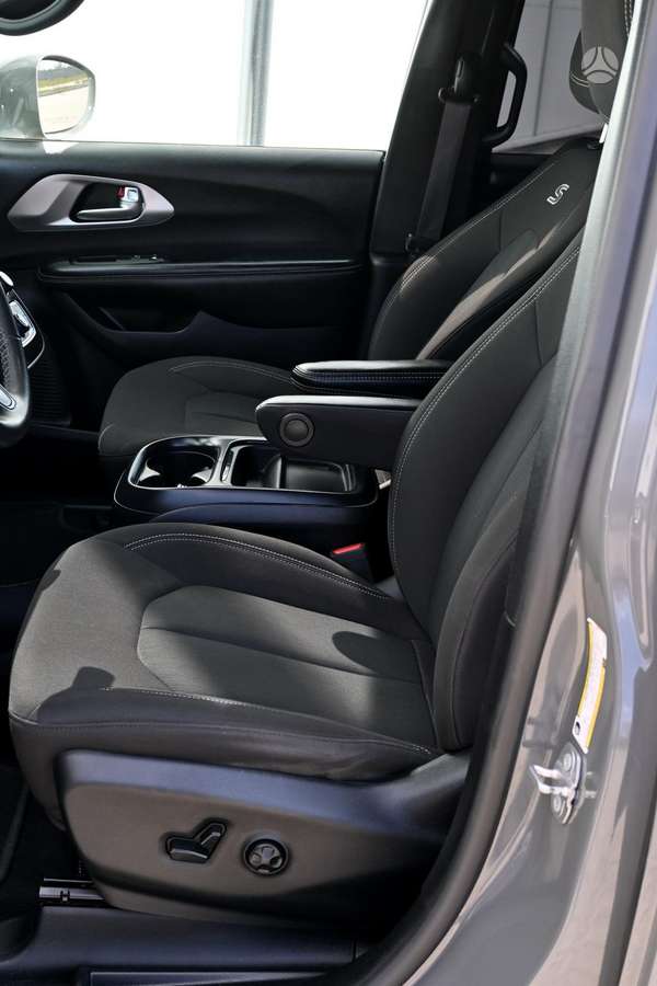 Chrysler Pacifica, 3.6 l., Минивэн