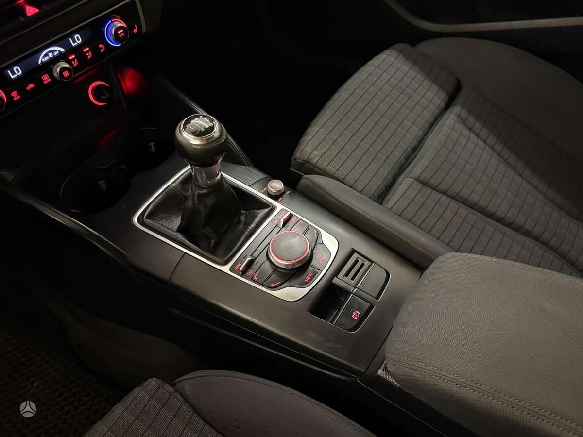 Audi A3, 1.6 l., Хэтчбек