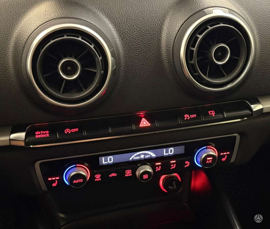 Audi A3, 1.6 l., Хэтчбек