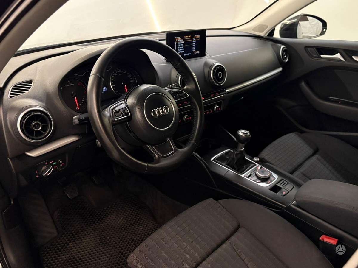 Audi A3, 1.6 l., Хэтчбек