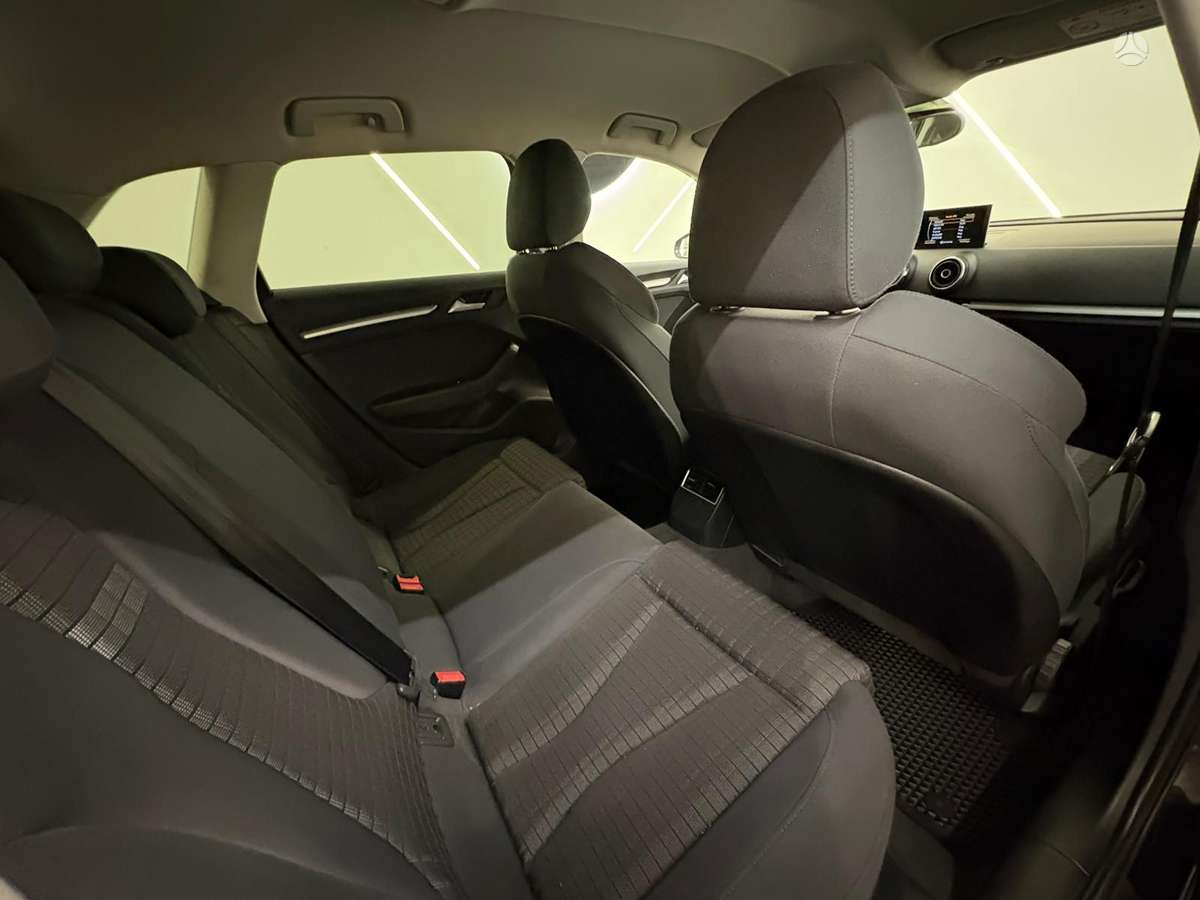 Audi A3, 1.6 l., hatchback
