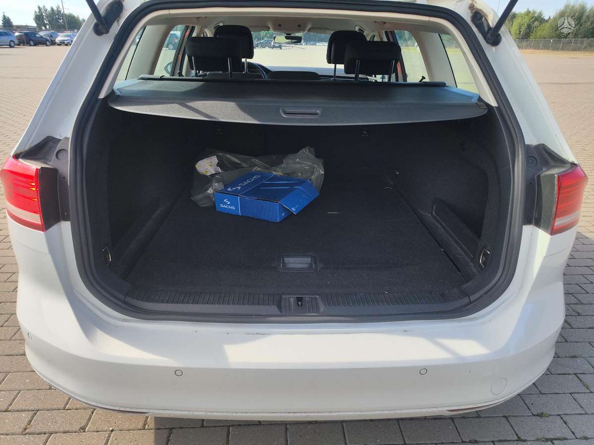 Volkswagen Passat - 8