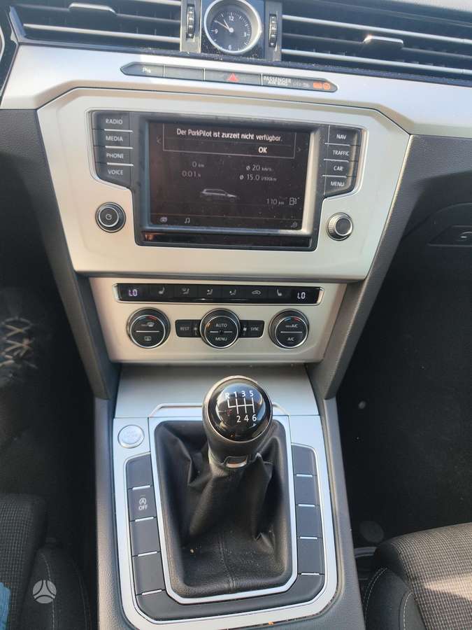 Volkswagen Passat - 9