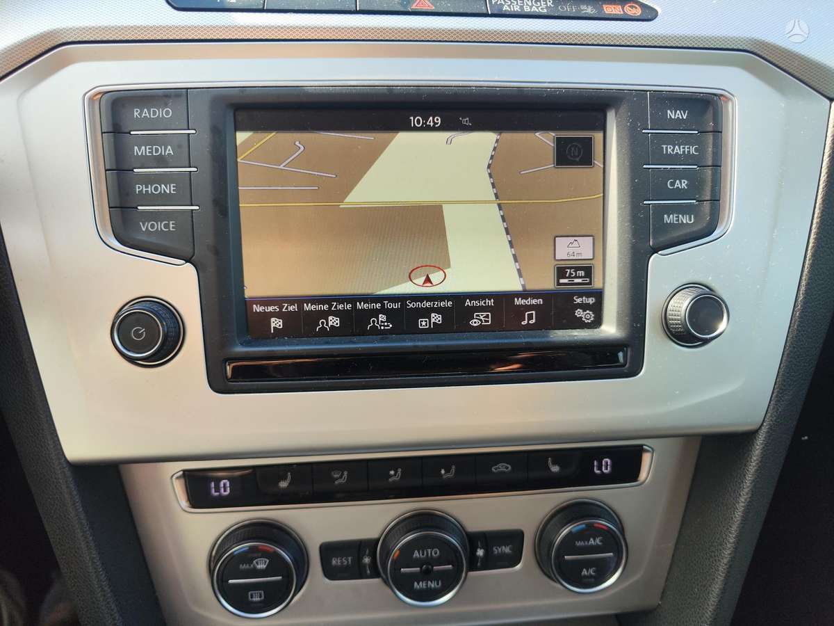 Volkswagen Passat - 10