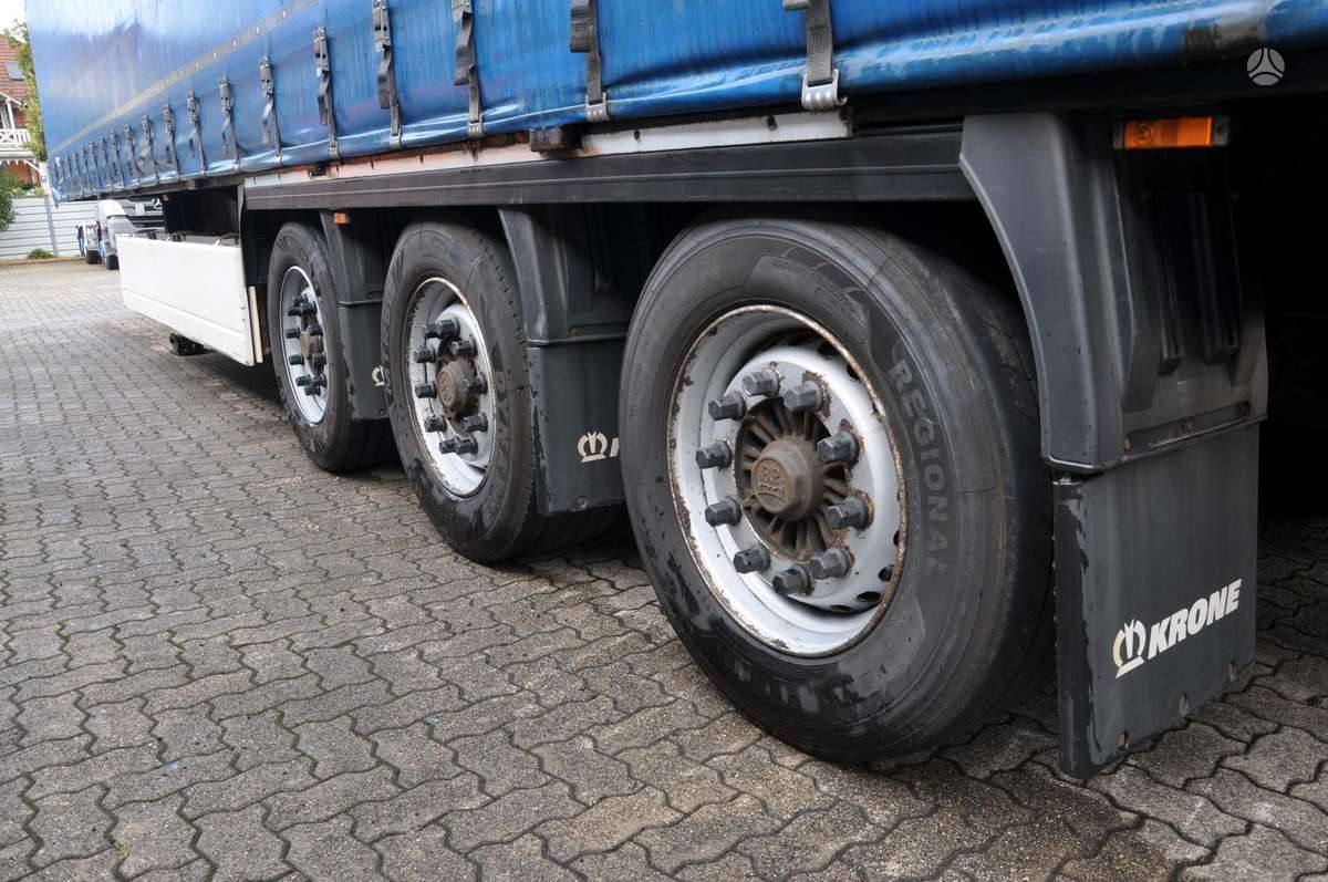Krone SD, curtainsider with dropside