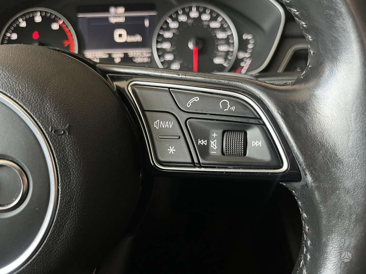 Audi A4, 2.0 l., Седан