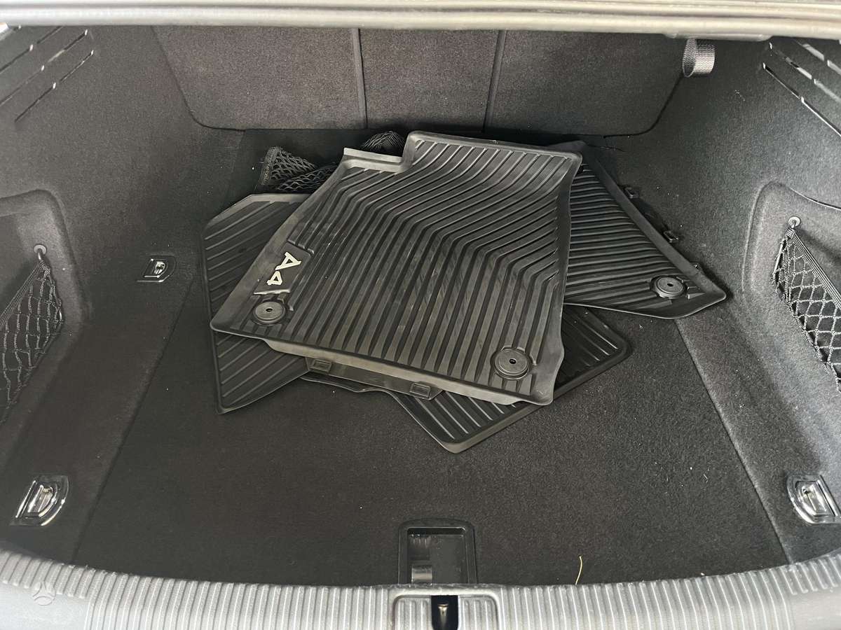 Audi A4, 2.0 l., Седан
