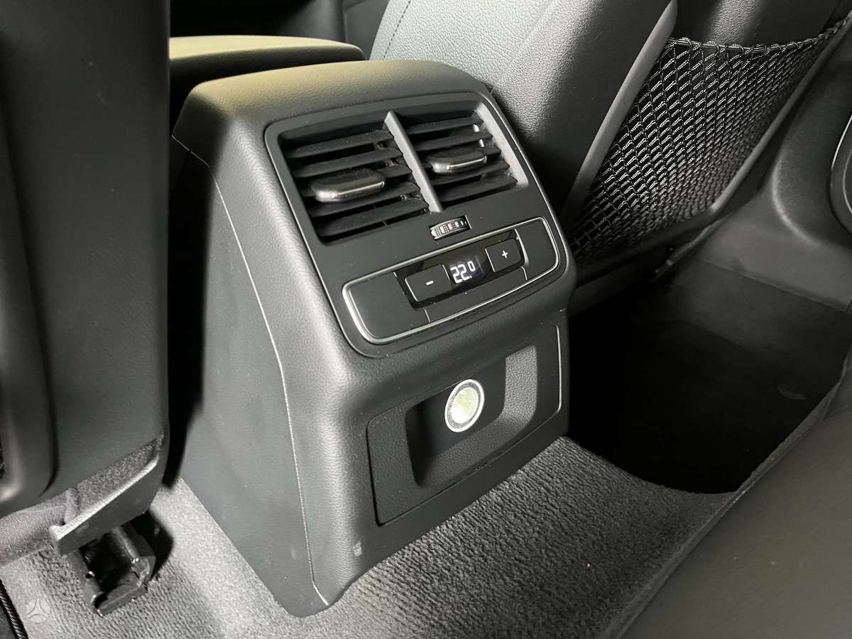 Audi A4, 2.0 l., Седан
