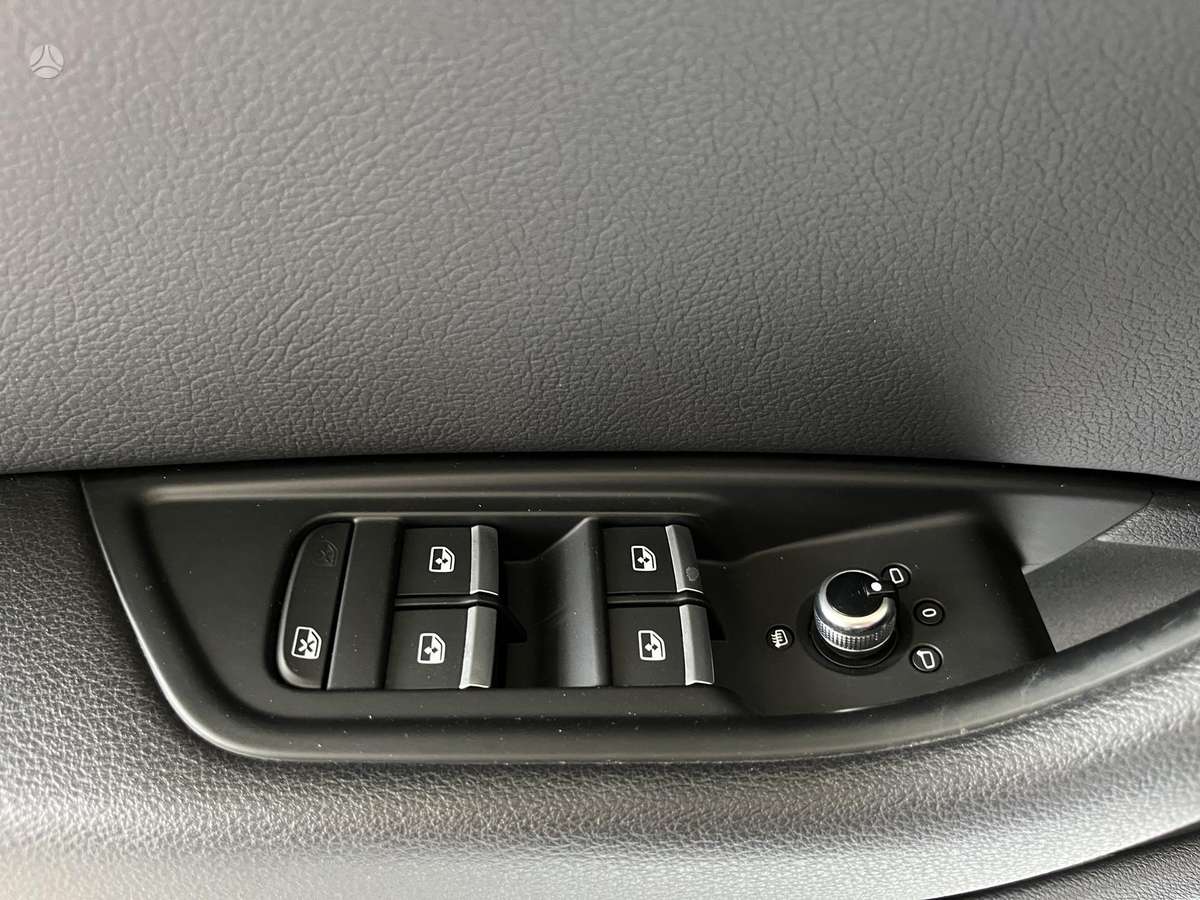 Audi A4, 2.0 l., Седан