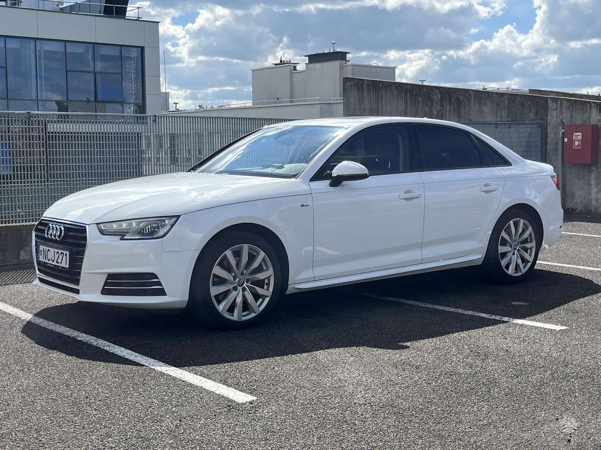 Audi A4, 2.0 l., Седан