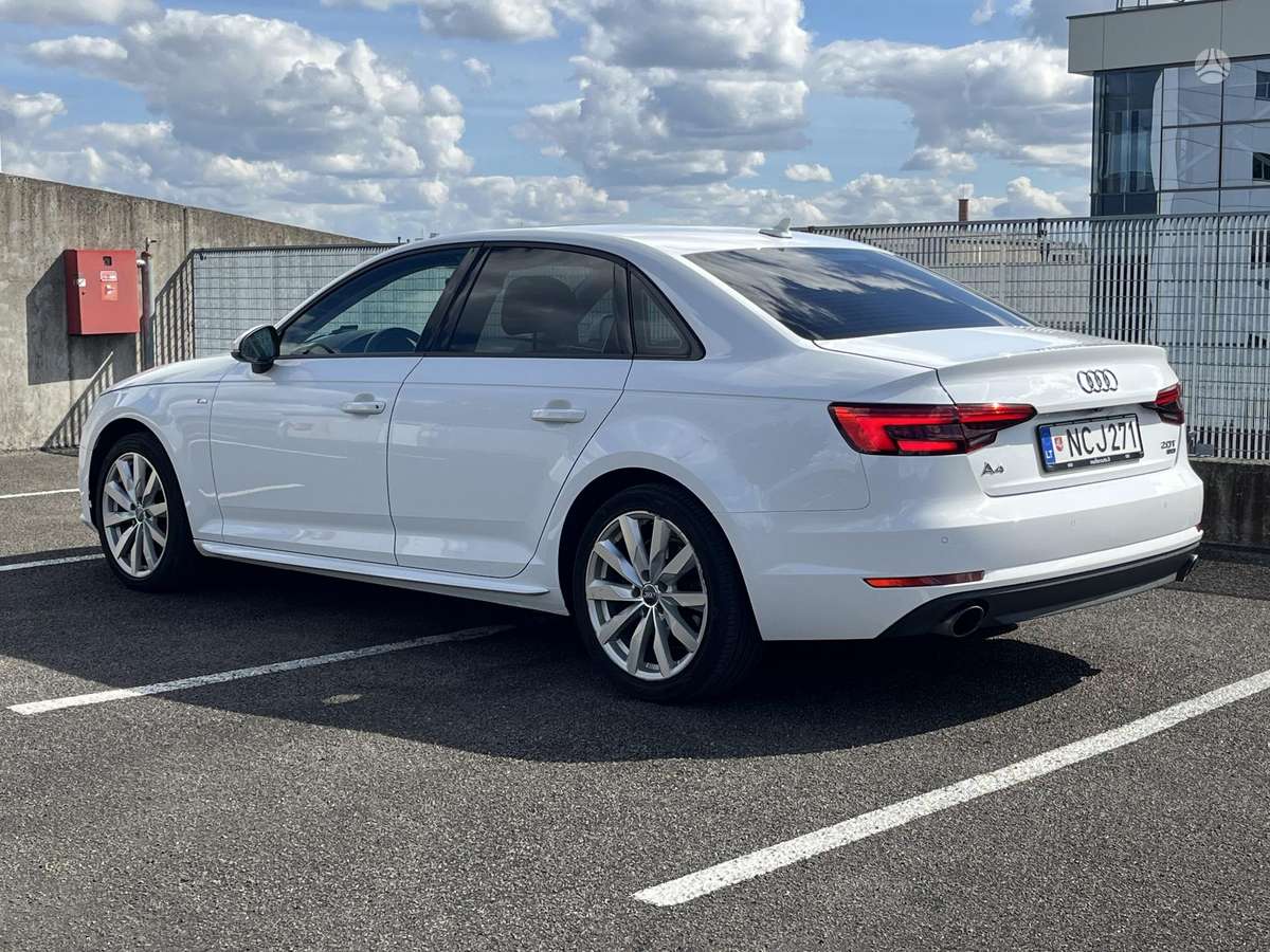 Audi A4, 2.0 l., Седан