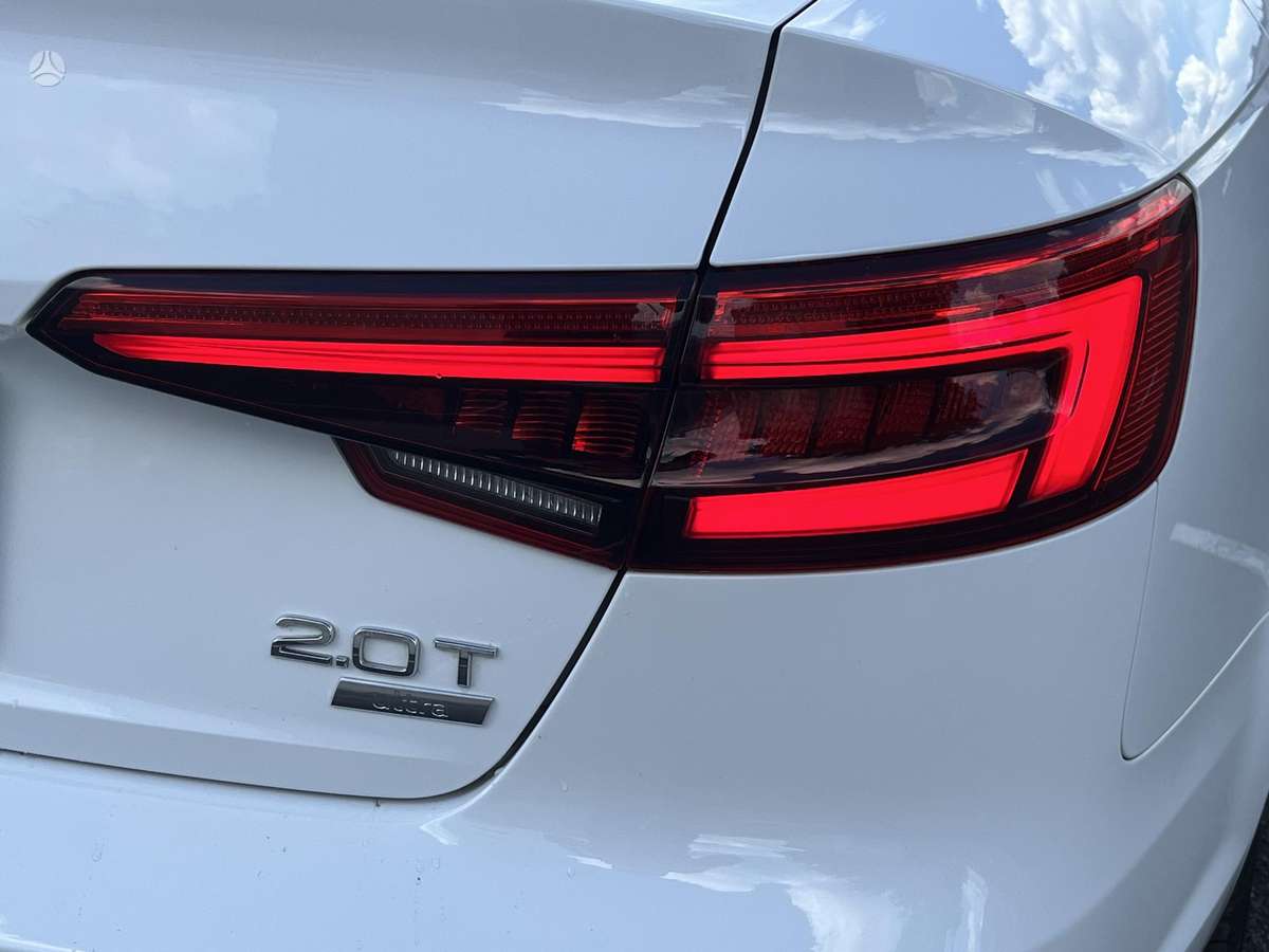 Audi A4, 2.0 l., Седан